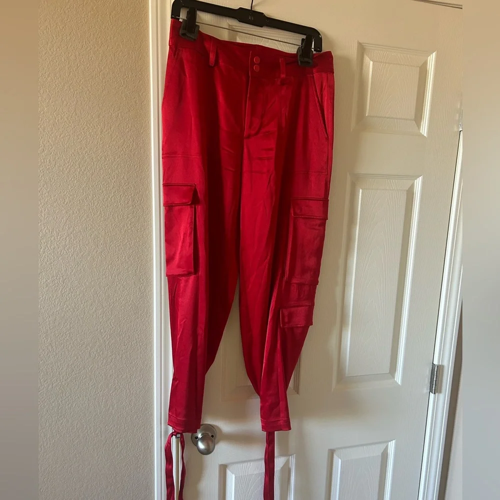 Alice + Olivia Red Cropped Cargo Trousers